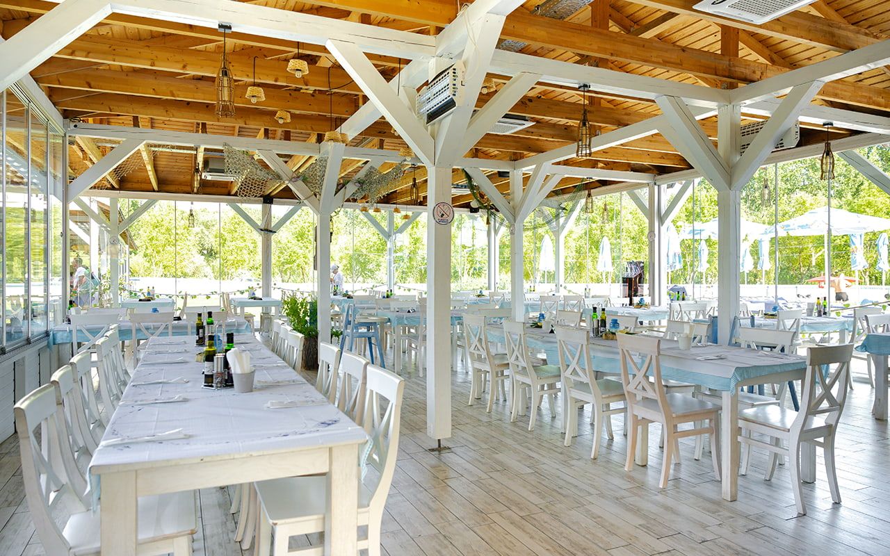 Restaurant „La Iaz”, Zaga Zaga Sat