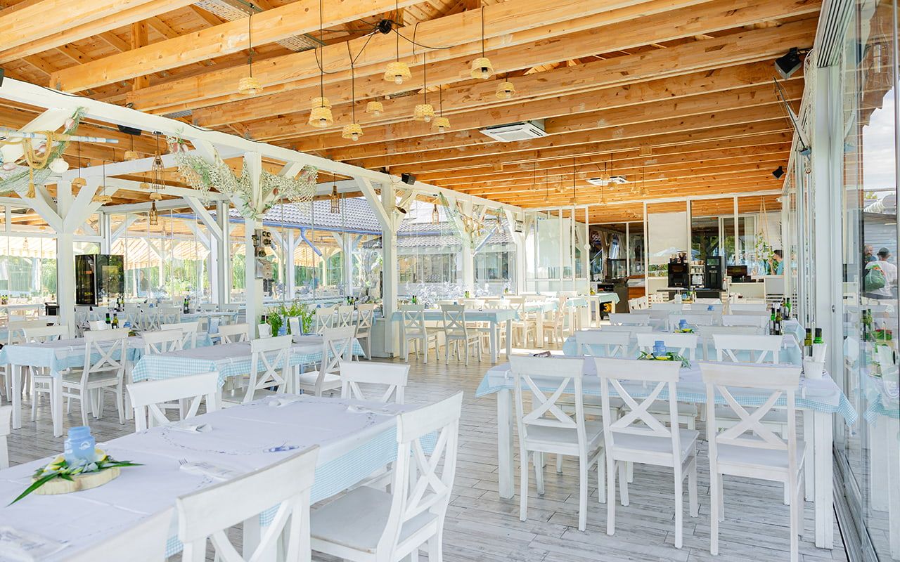 Restaurant „La Iaz”, Zaga Zaga Sat