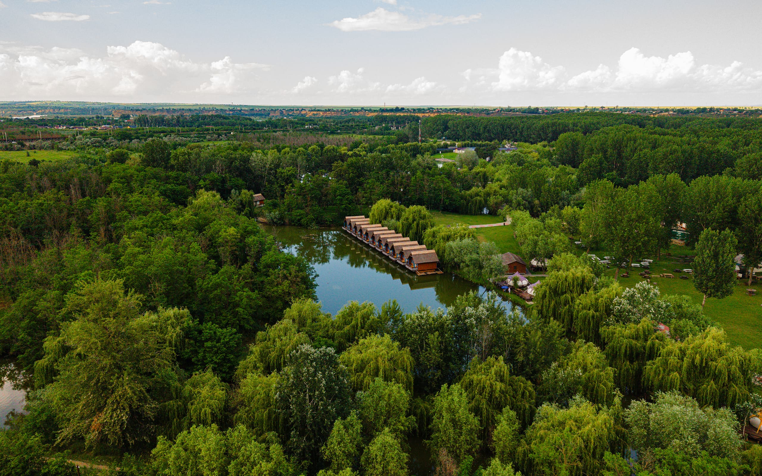 case plutitoare zaga zaga 2026 aerial