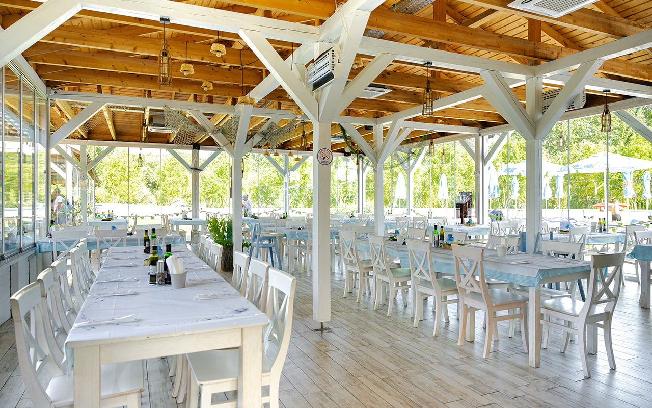 Restaurant „La Iaz”, Zaga Zaga Sat