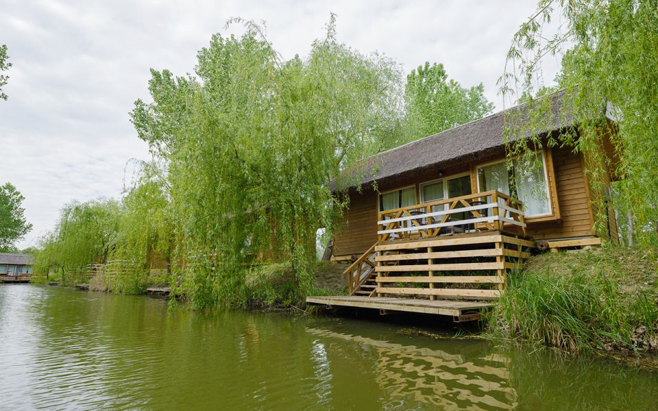 bungalou litcov exterior 103d20c7
